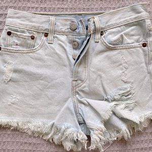 Levi’s Wedgie Jean Shorts